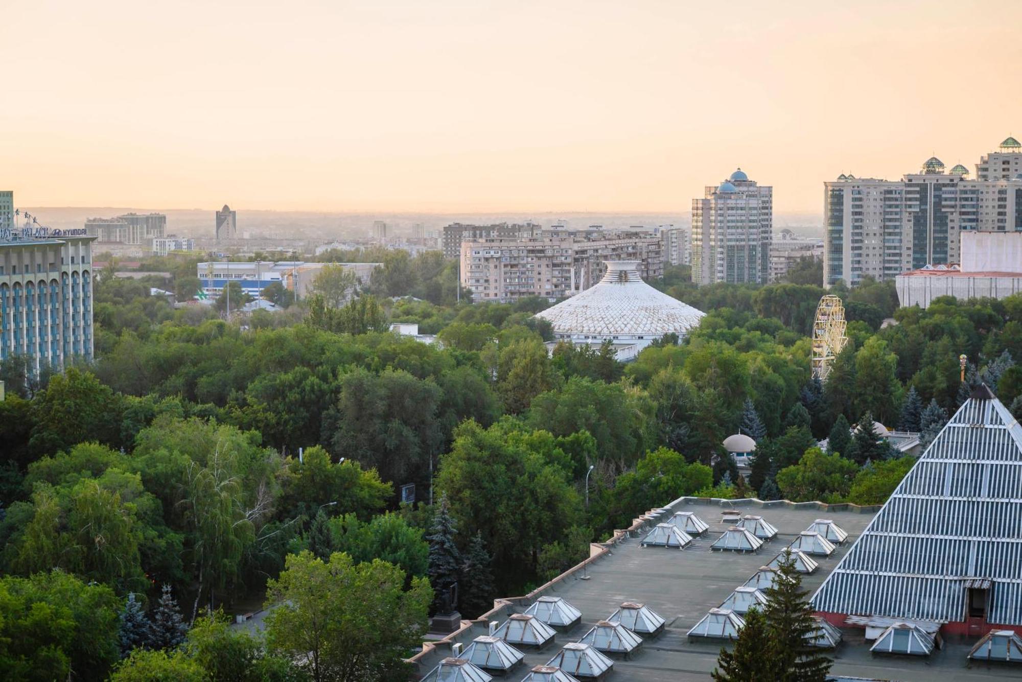 Бизнес И Отдых Almaty Ngoại thất bức ảnh